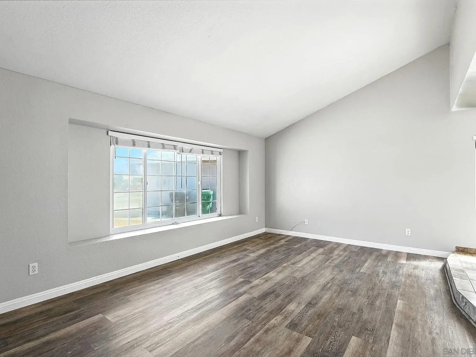 4 bed, 3.0 bath, 1550 sqft, $4,500 — Photo 3