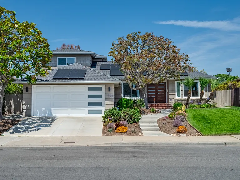 4778 Lucille Dr — Photo 1