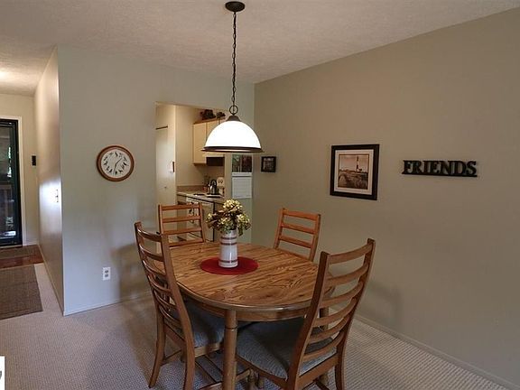 5th image of 4114 Robin Hood Ln
