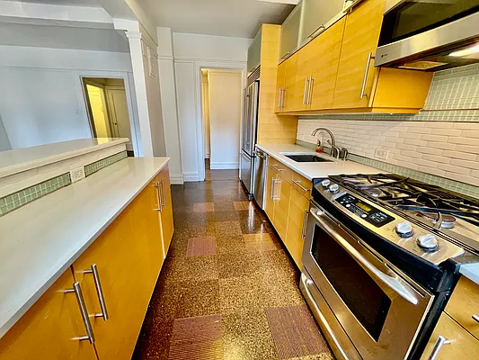 Rented by R New York | media 22