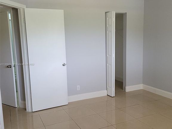 4th image of 8051 Colony Cir S #11500159