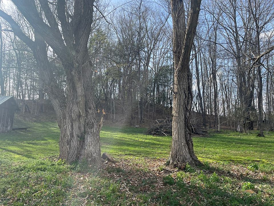 2nd image of 374 E Daw Rd