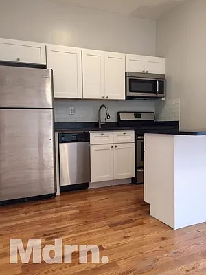 Rented by Mdrn Residential | media 19