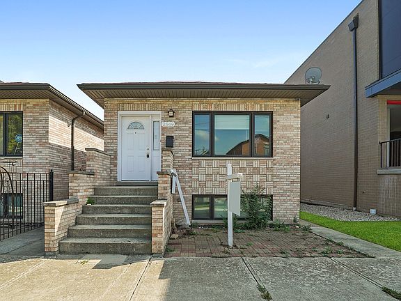 2nd image of 2549 S Hillock Ave