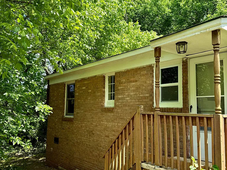 652 Miller St #2 — Photo 6