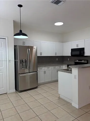 4 bed, 2.5 bath, 1793 sqft, $3,595 — Photo 3
