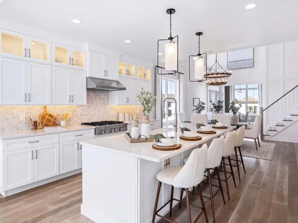 2 Hillcrest Dr, Woodbridge, CT 06525