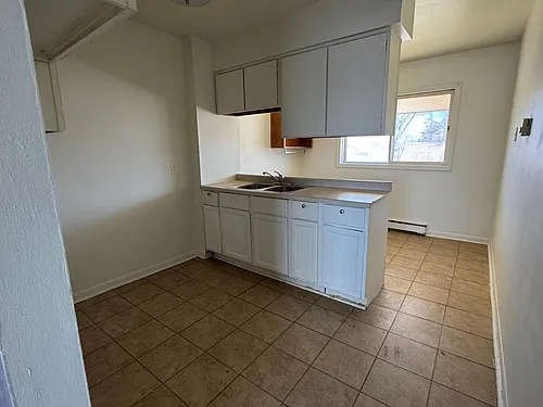 744 Gillette Ave #B2 Photo 1