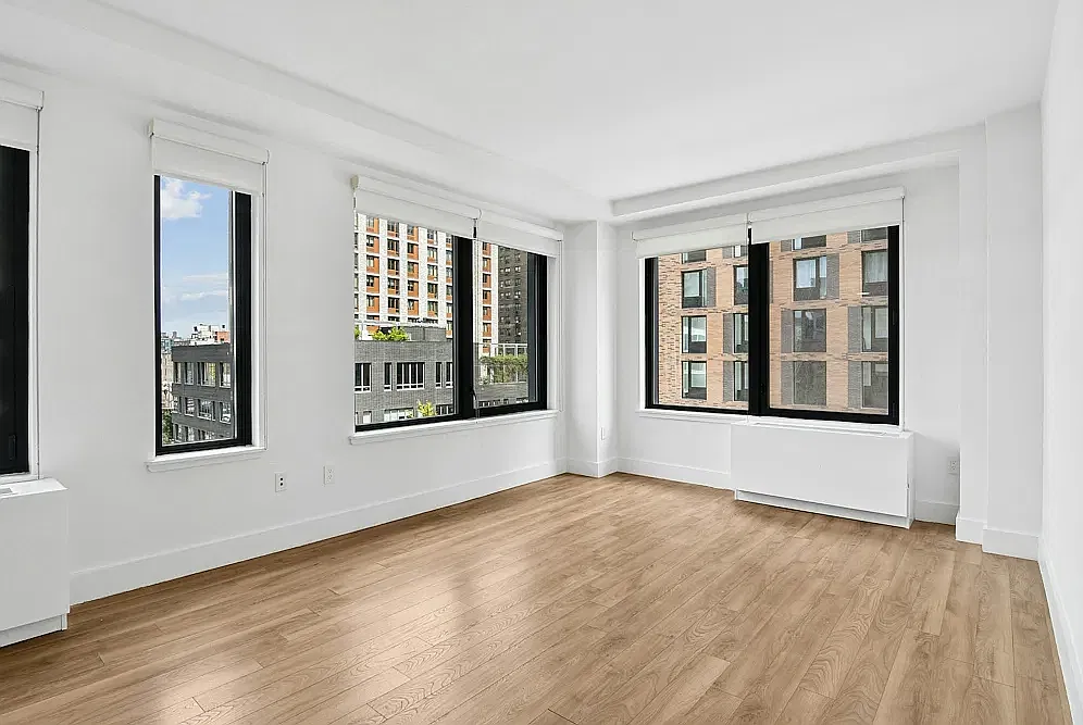 145 Clinton Street — Photo 3