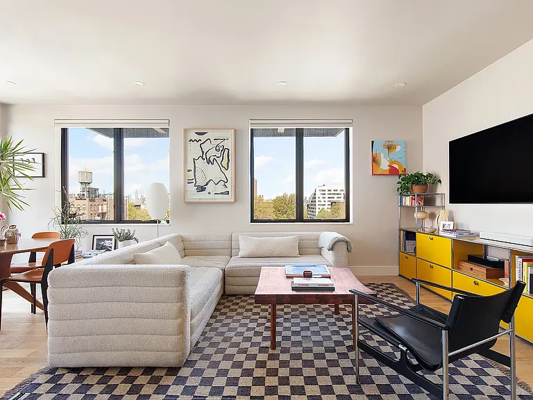 707 Willoughby Ave #6B — Photo 2