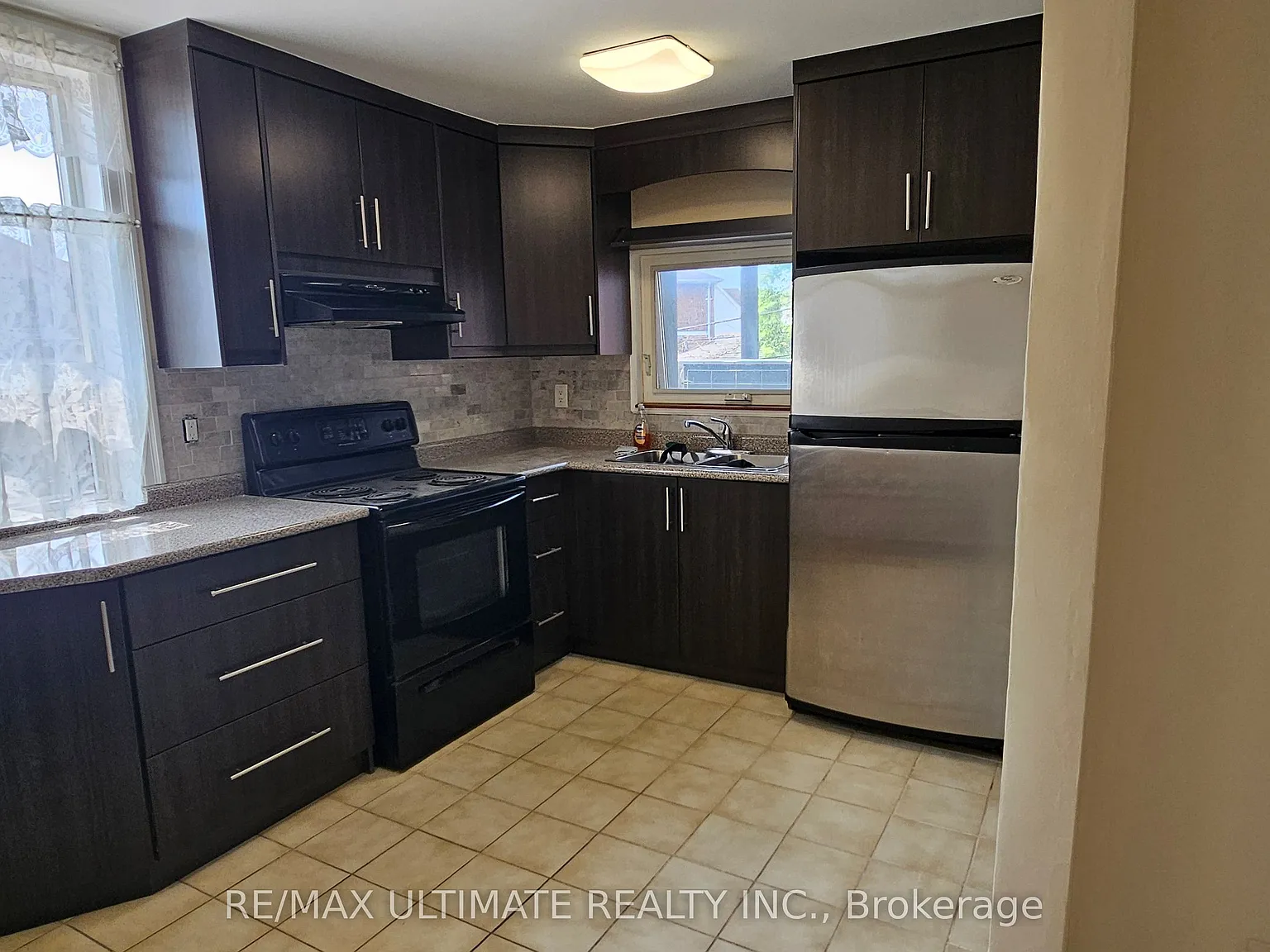 3 bed, $2,600 — Photo 2