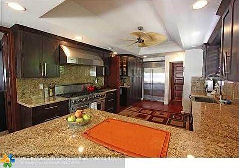 3rd image of 433 Isle Of Palms Dr