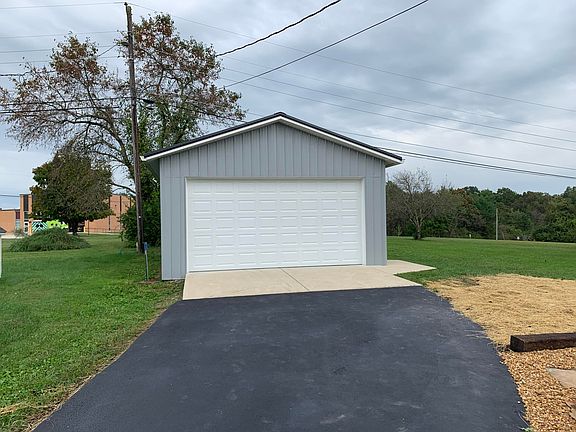 3rd image of 97 Canterbury Ln