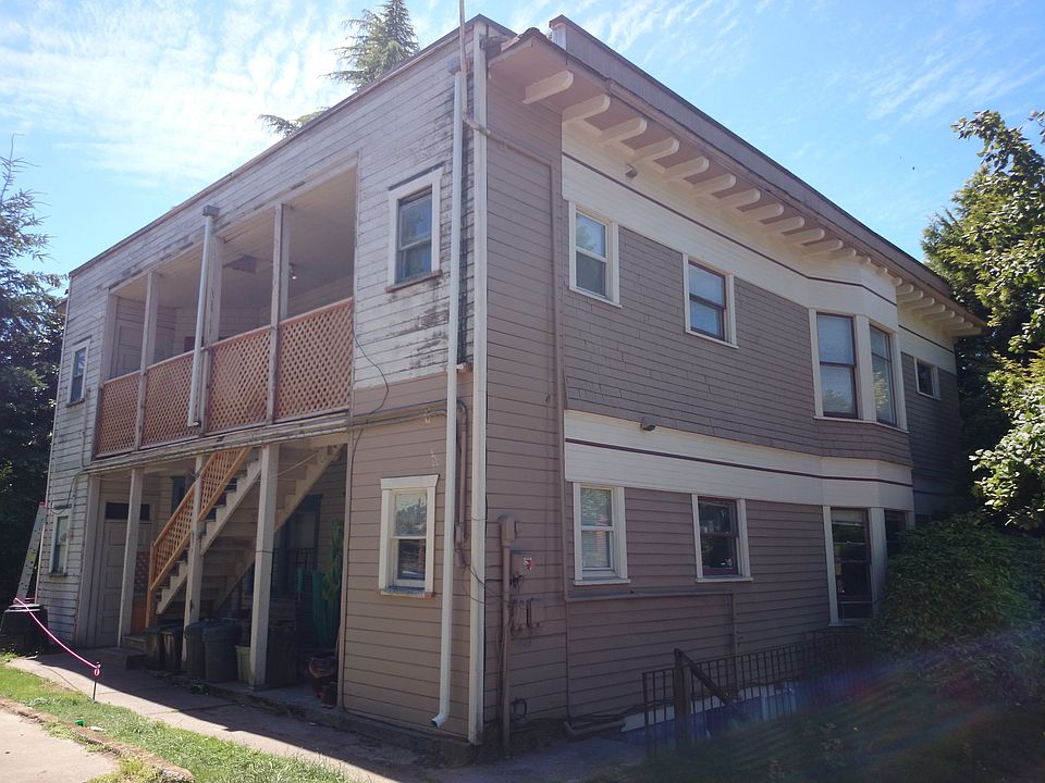 2nd image of 242 32nd Ave APT 3