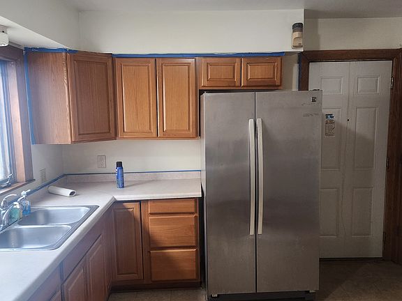4th image of 1341 Irving Ave N #1
