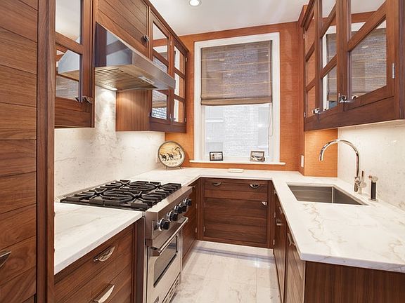 4th image of 1060 Park Ave APT 7D