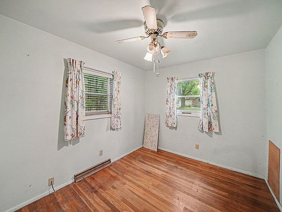 4th image of 12348 Spruce St