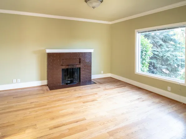 5302 8th Ave NE APT A, Seattle, WA 98105