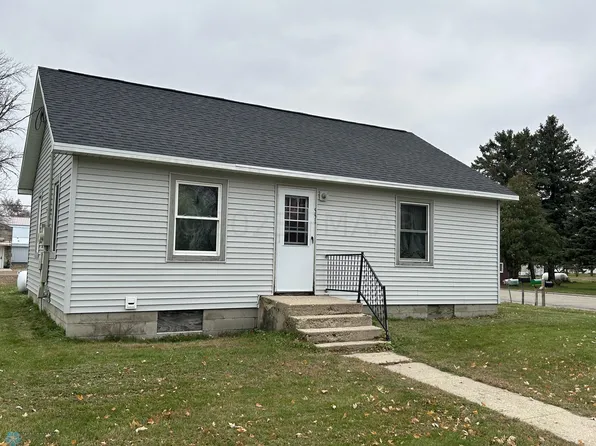 551 5th St, Wyndmere, ND 58081