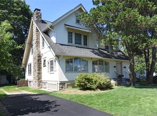 126 Beaufort Pl, New Rochelle, NY 10801