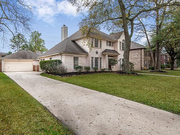 2nd image of 3111 Mission Grove Dr