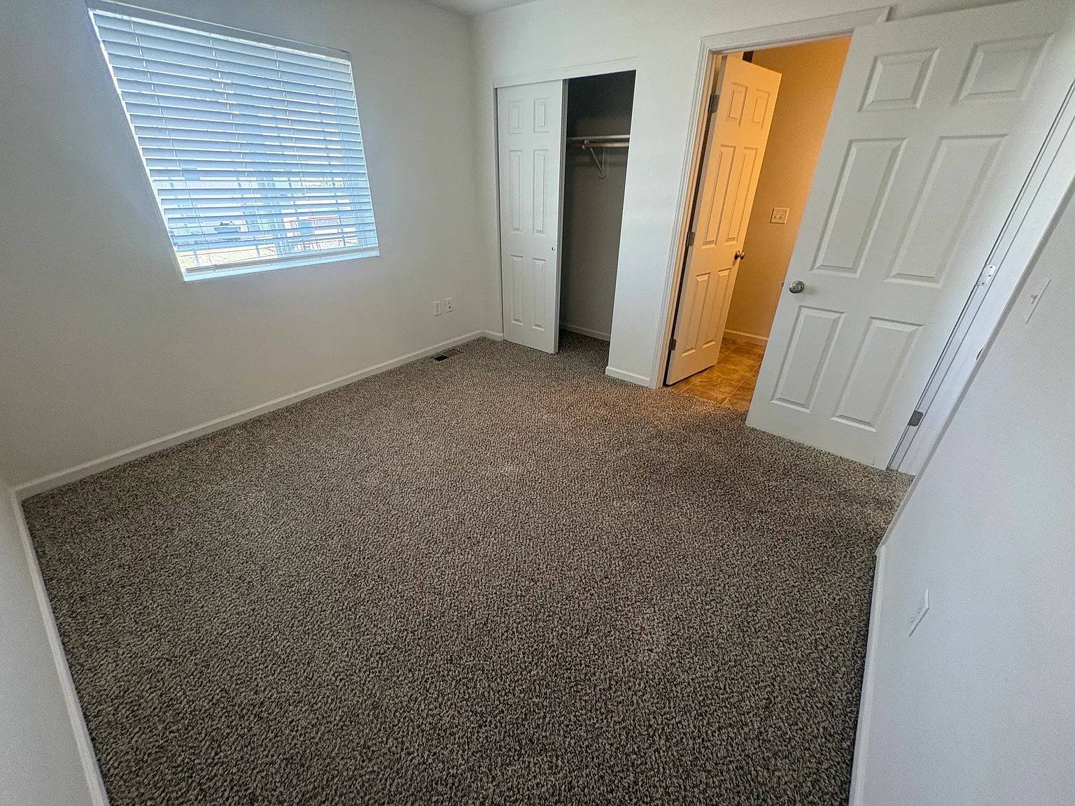 Nice 3br/3.5ba With 2-Car Garage! — Photo 4