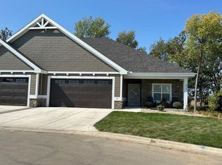 6729 Bellflower Pointe Dr, Deforest, WI 53532
