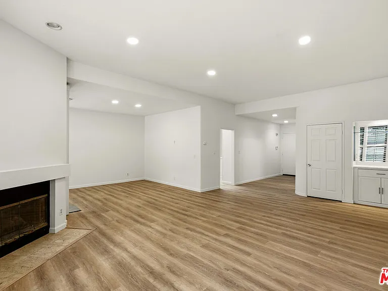 11636 Montana Ave #103 — Photo 10