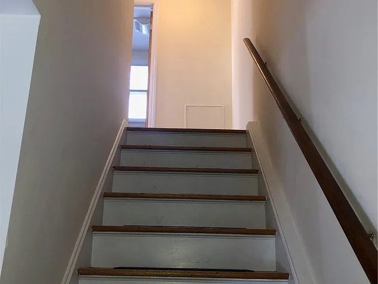 214 E Spruce St — Photo 6