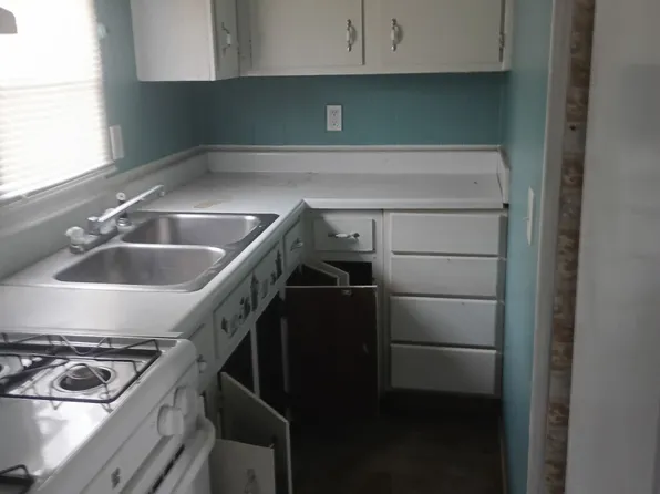 171 E 3rd St, Bunker Hill, IN 46914