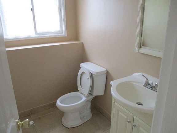 2nd image of 716 Nolan Ave