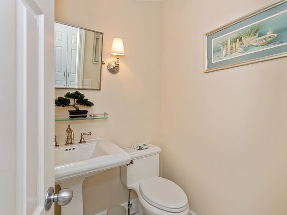 5th image of 21 S Fulton St Unit 21