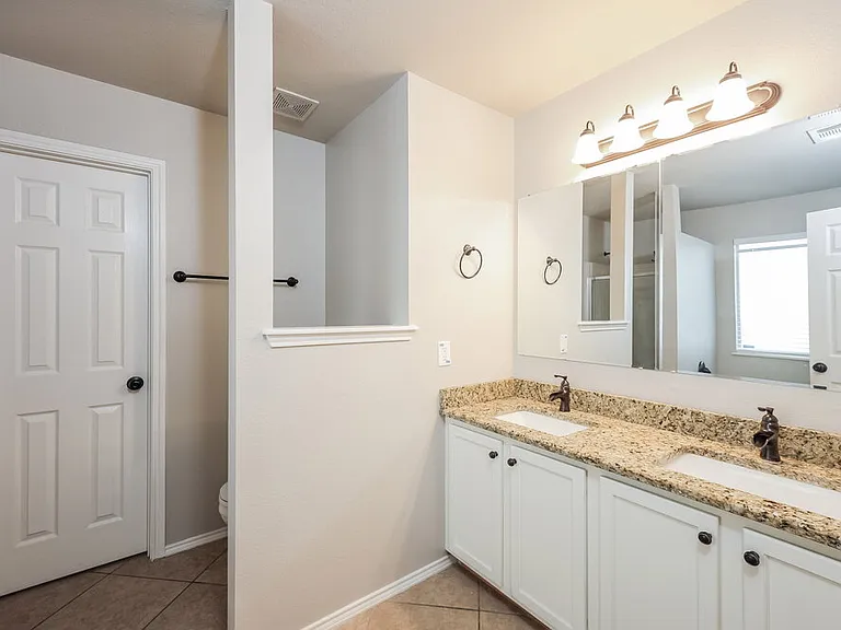 12814 Capri — Photo 13