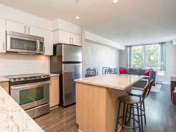 55 8th Ave E #308, New Westminster, BC V3L 4J4