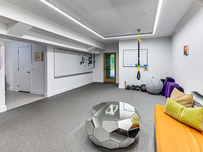 3 Jonathan Dr — Photo 10