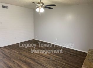 1604 Sun Valley Dr APT B, Cleburne, TX 76033