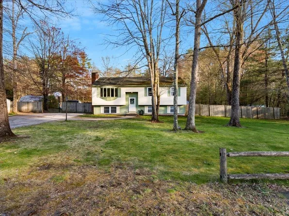 12 Garden Drive, Litchfield, NH 03052-1047