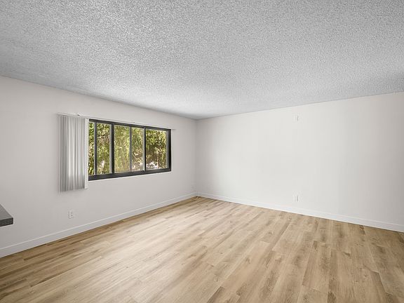 5th image of 16226 Vanowen St APT 208