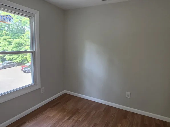 736 Savin Ave #2R, West Haven, CT 06516