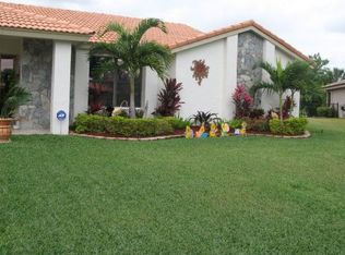 5631 Knighthurst Way, Davie, FL 33331