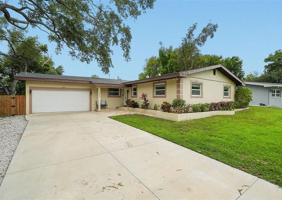 1st image of 2347 Dora Dr