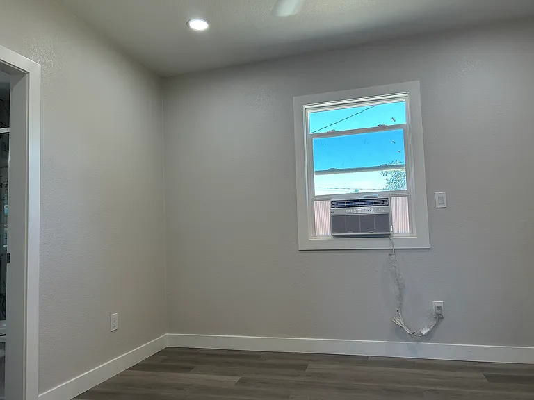 180 N Airport Way — Photo 8
