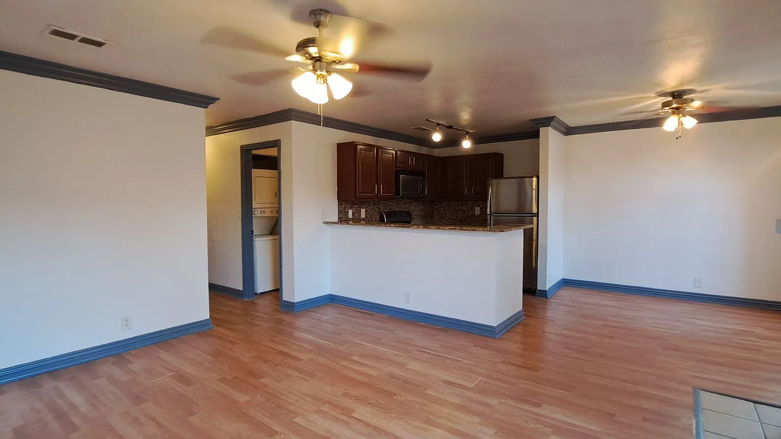 Beautiful CONDO — Photo 3