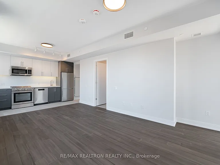 664 Spadina Ave #203 — Photo 2