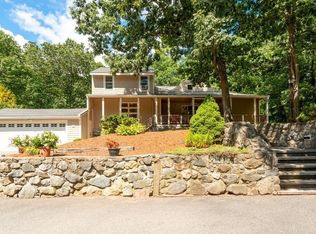 70 School St, Middleton, MA 01949