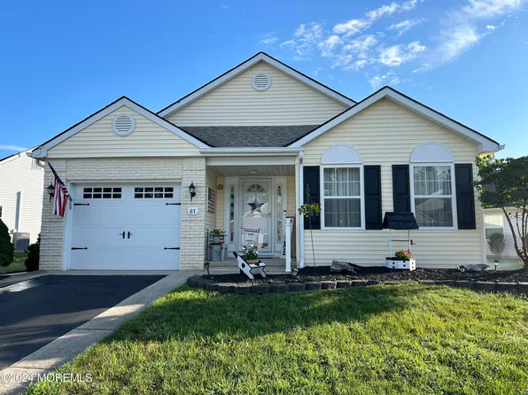 61 Canterbury Lane, Toms River, NJ 08757