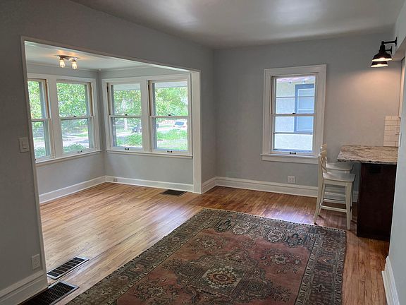 5th image of 2625 38th Ave S