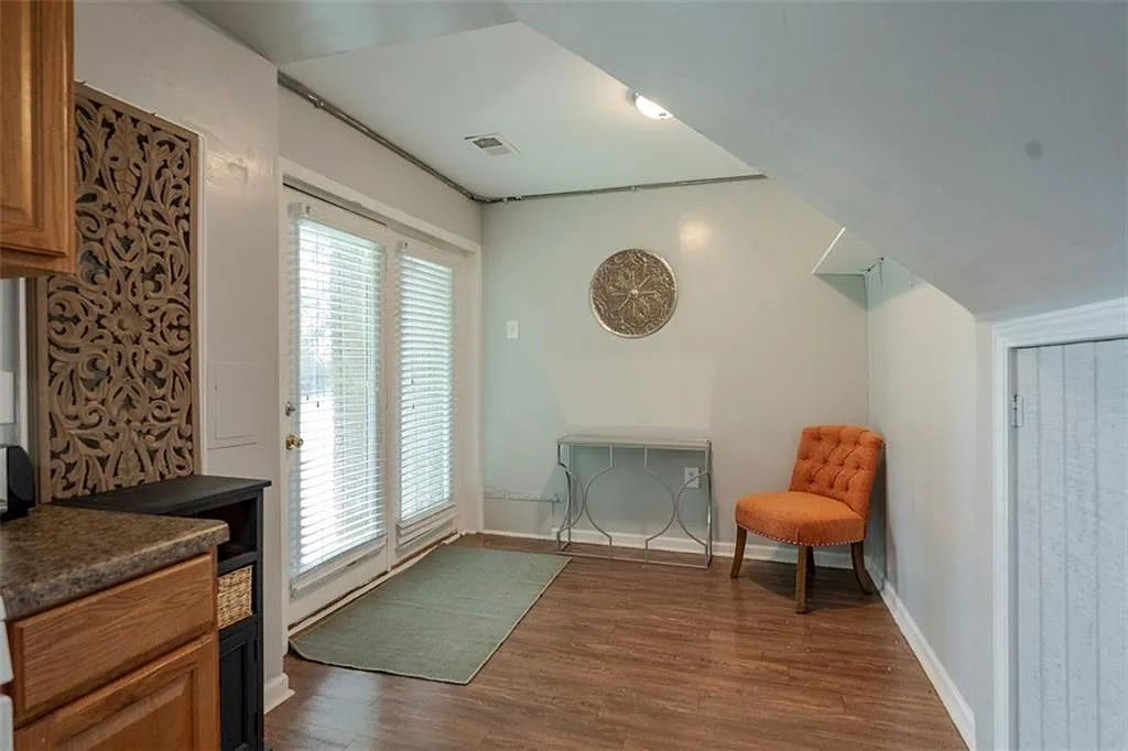 4 bed, 4.5 bath, 2055 sqft, $1,500 — Photo 4