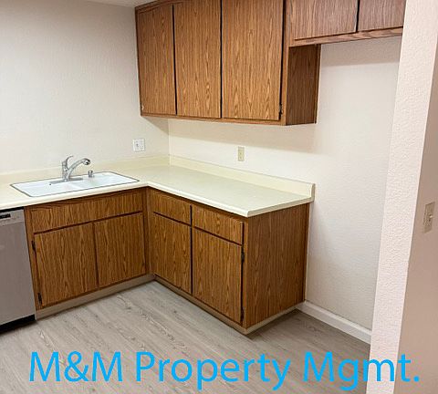 4th image of 6086 Thornwood Dr