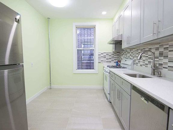 3rd image of 2135 29th St